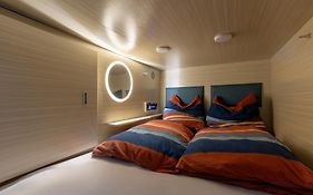 Mue Cubes - Capsule Hotel