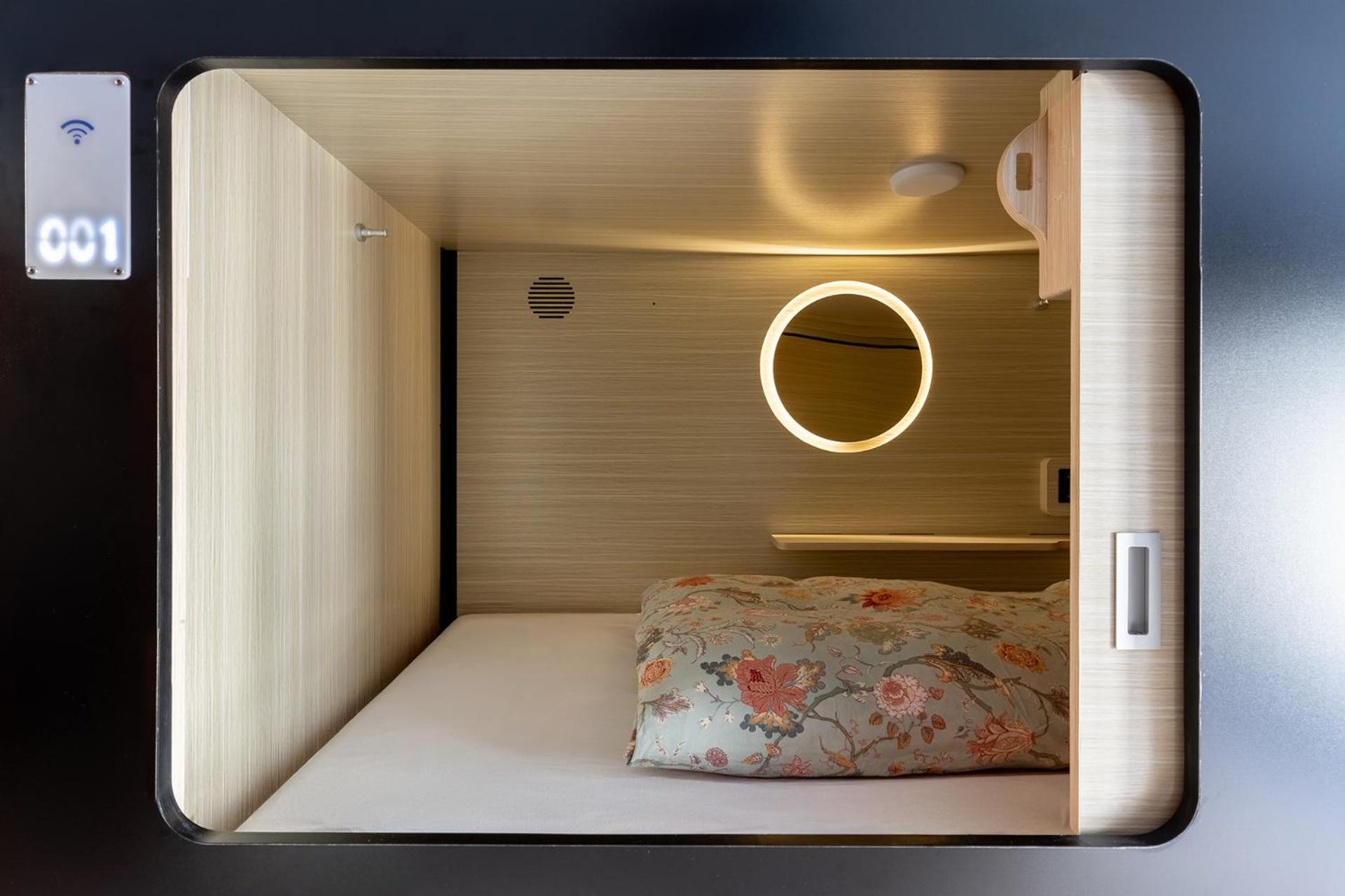 Mue Cubes - Capsule Hotel Basel Exterior photo