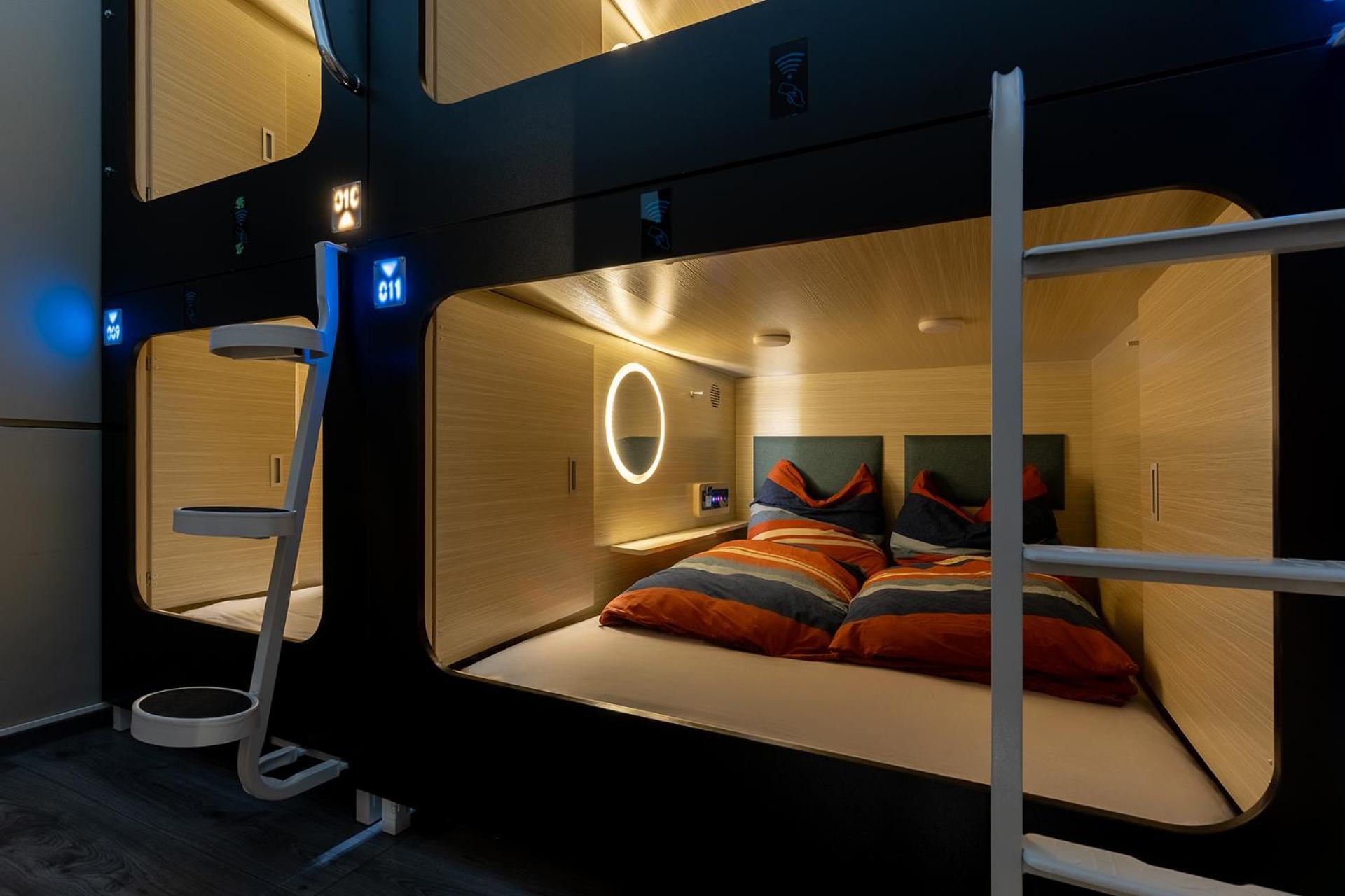Mue Cubes - Capsule Hotel Basel Exterior photo