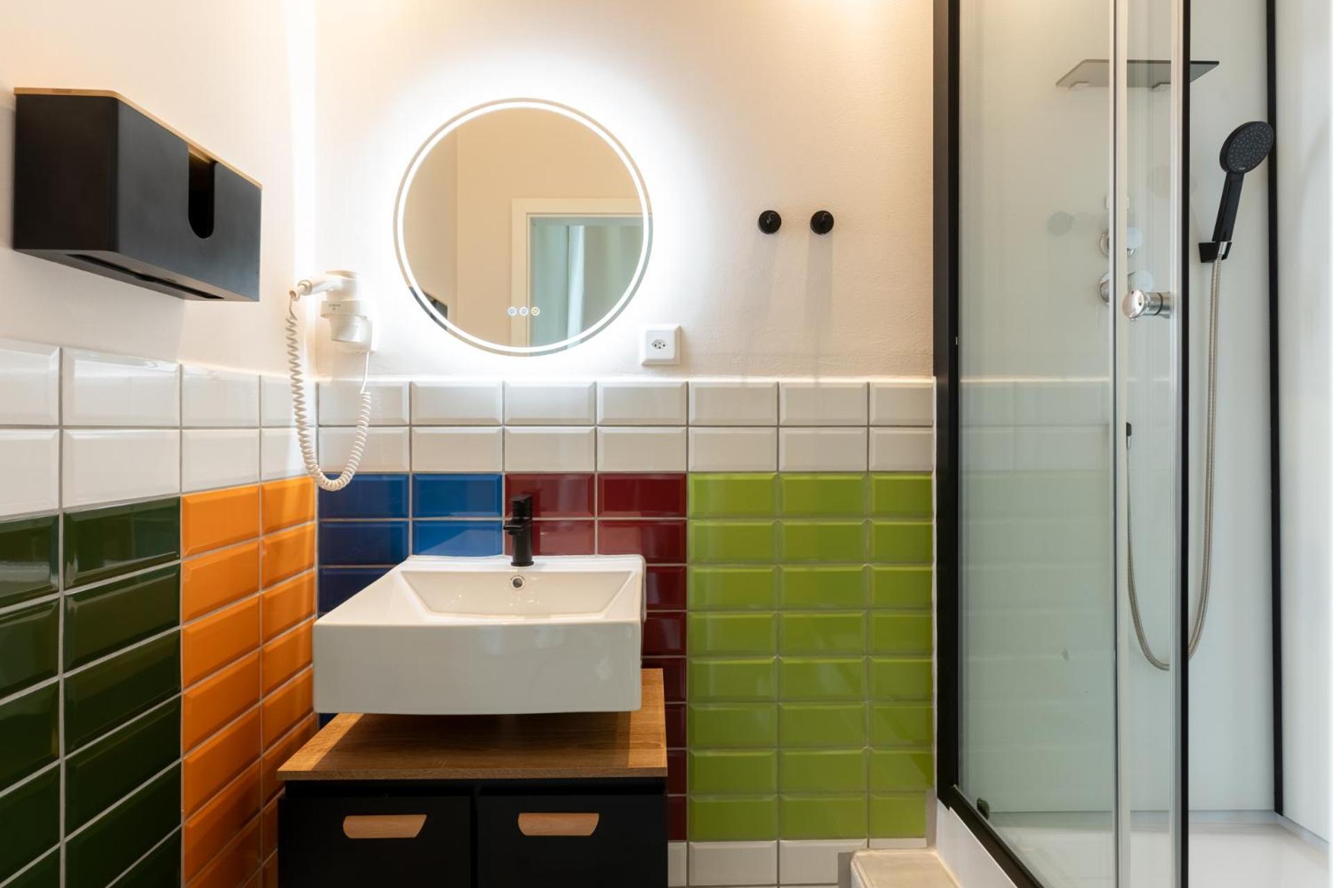 Mue Cubes - Capsule Hotel Basel Exterior photo